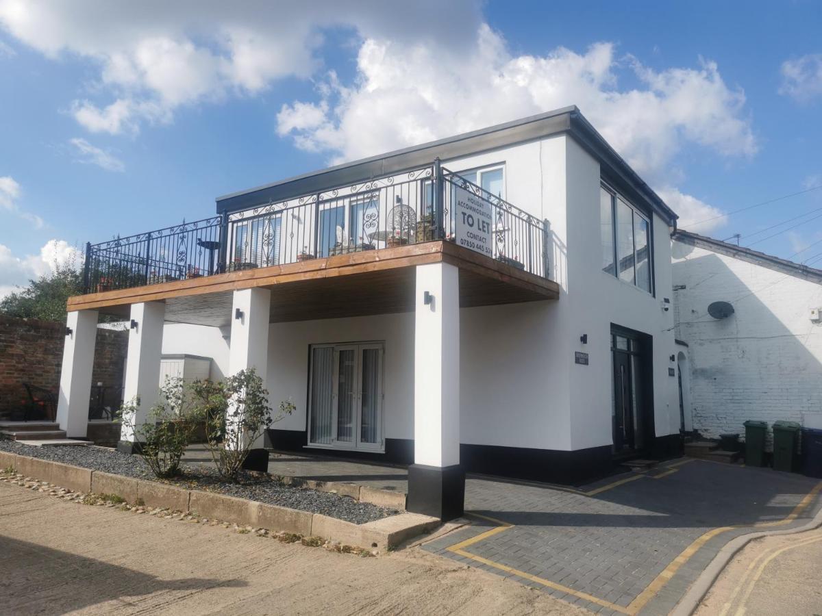 Tallets Apartment With Balcony & Parking Tewkesbury Exterior foto