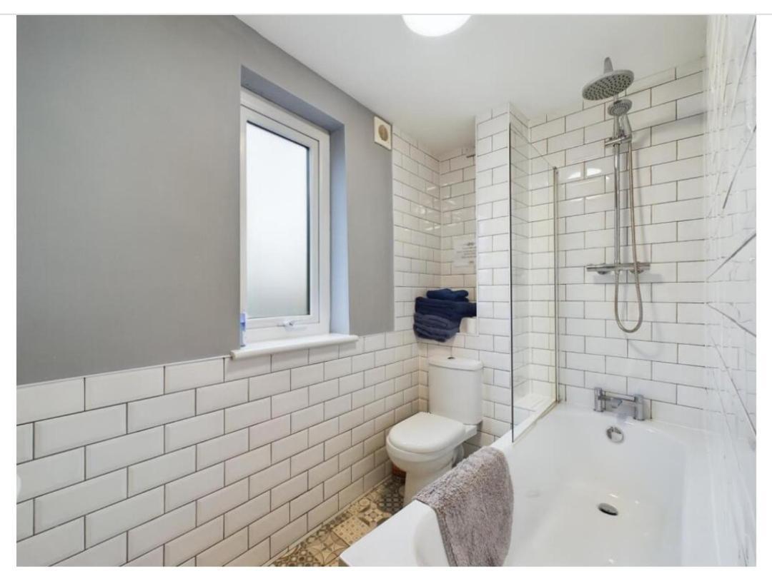 Tallets Apartment With Balcony & Parking Tewkesbury Exterior foto