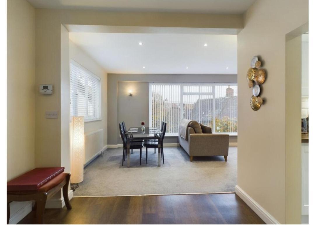 Tallets Apartment With Balcony & Parking Tewkesbury Exterior foto