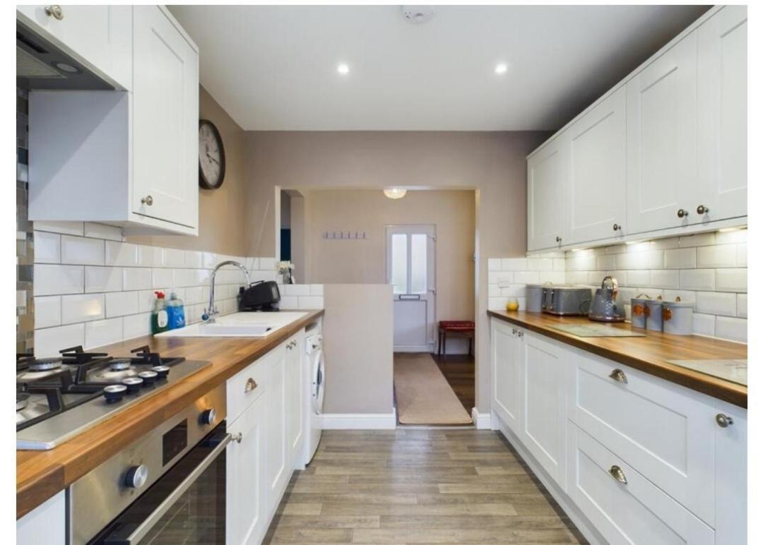 Tallets Apartment With Balcony & Parking Tewkesbury Exterior foto